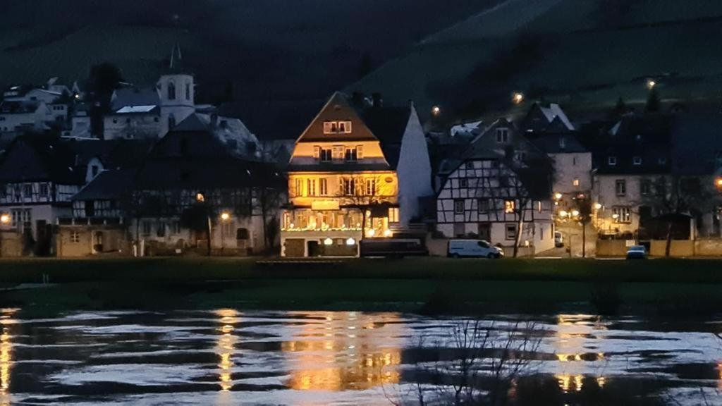 Casa Barzen - Stilvoll Urlauben An Der Mosel Apartment Reil
